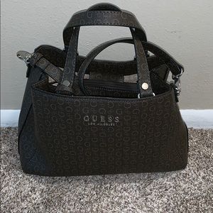 Women’s Guess purse.